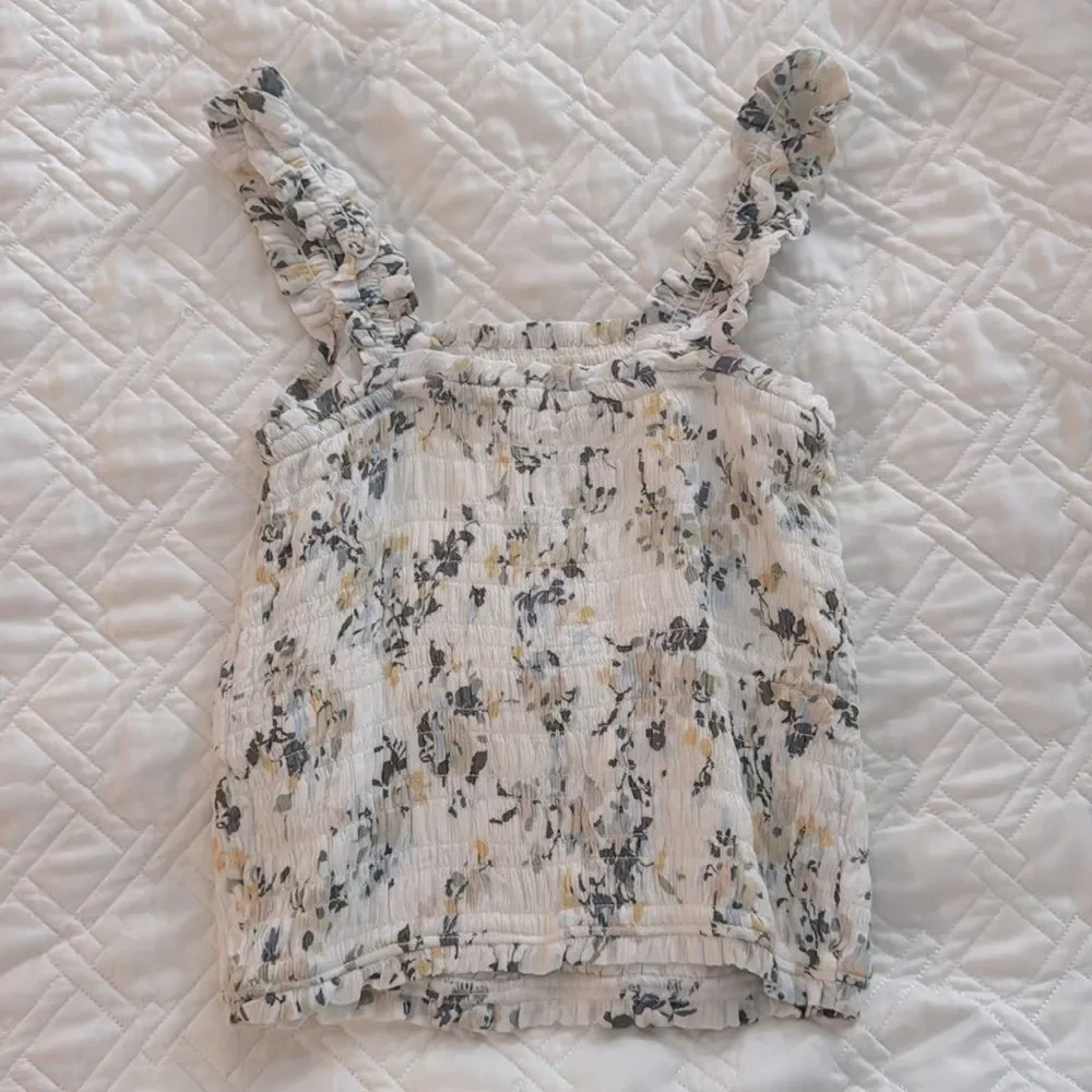 White floral Abercrombie and fitch tank top with stretch - size S lightly worn - Picture 3 of 4